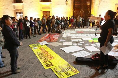 Exigen normalistas regreso de desaparecidos