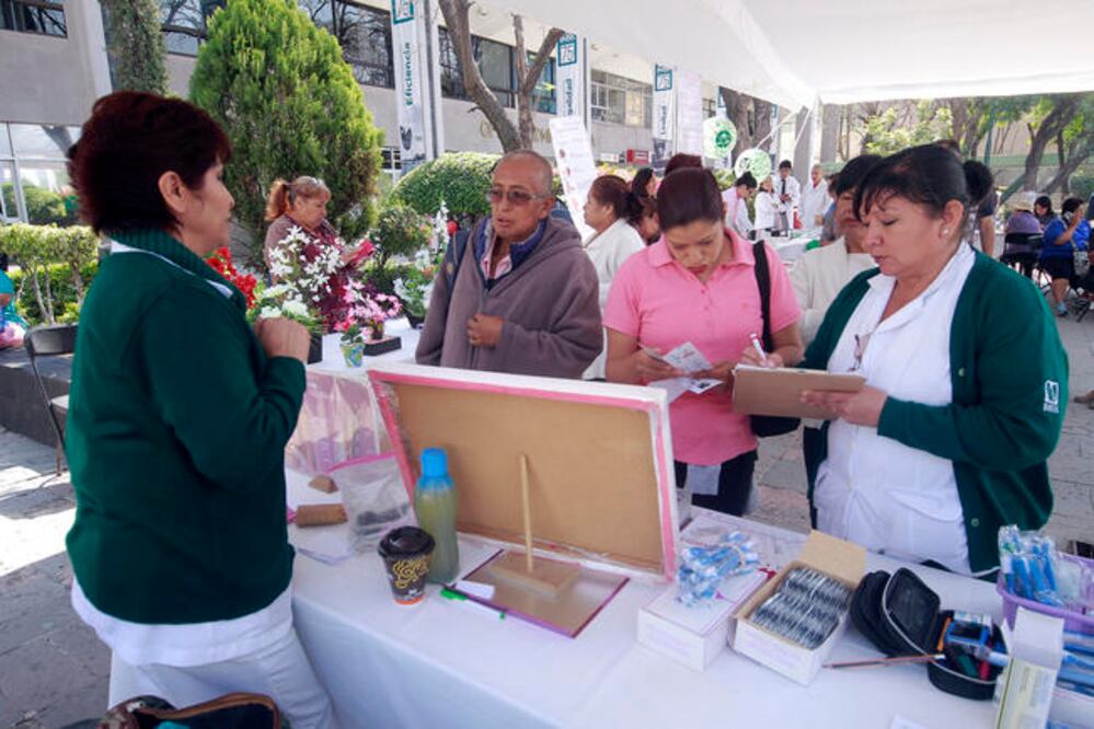 Durante la Feria de la Salud por el Día Internacional de la Mujer, se dio información sobre anticoncepción, enfermedades de la mujer, detección de diabetes así como control de la hipertensión arterial (ARCHIVO EL UNIVERSAL)