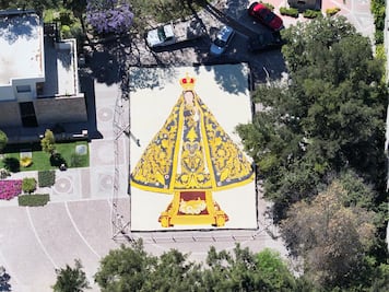 Un Tapiz de Tradición y Artesanía: el Mosaico Monumental de la Virgen de los Dolores de Soriano