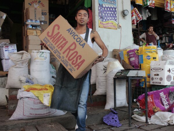 Intimida a comerciantes operativos de Profeco