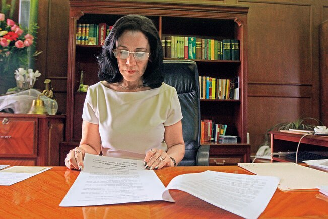 Ex funcionarios pagan fianza y salen libres