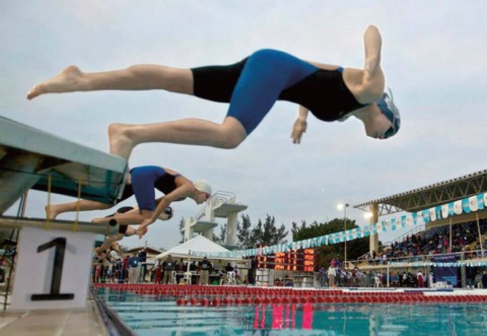 Destacan nadadores locales en Guanajuato