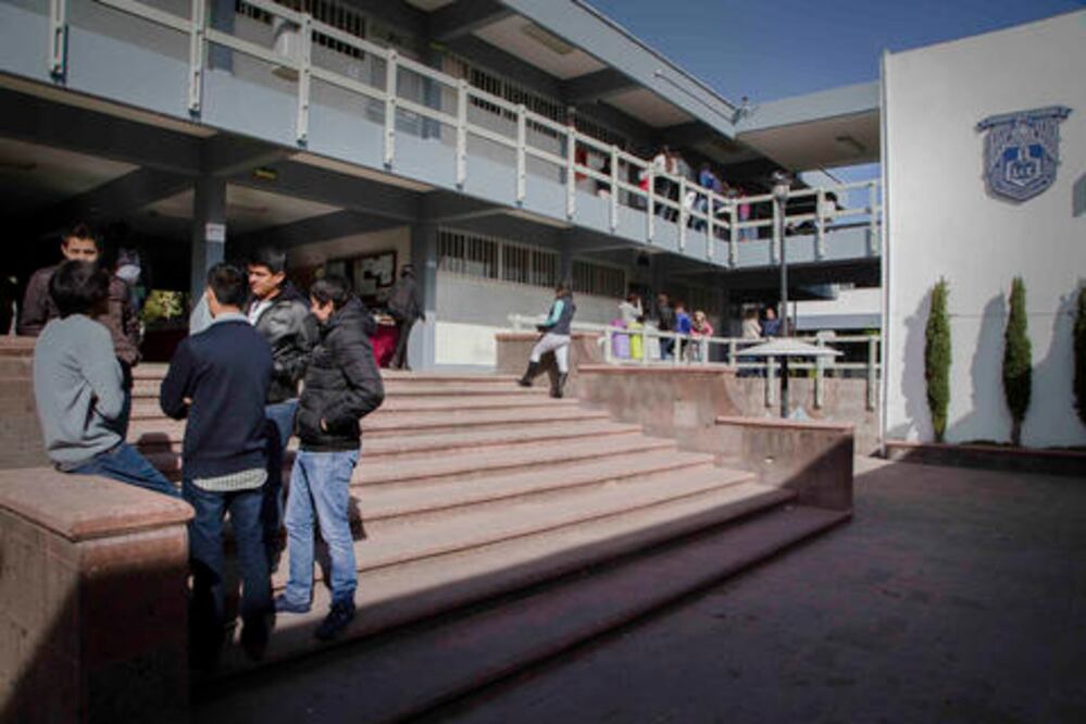 Nuevo robo en la UAQ; hurtan computadoras