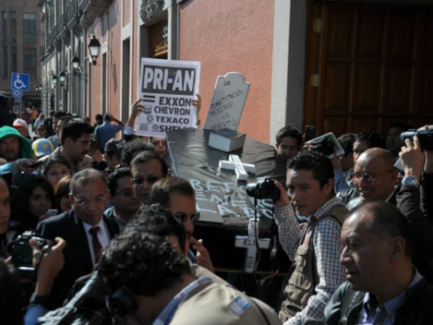 Se manifiestan en el Jardín Zenea