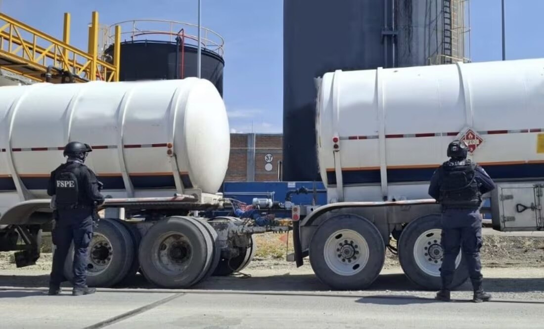 Aseguran más de un millón 600 mil litros de huachicol en cateo a empresa en Guanajuato; valor supera los 30 mdp