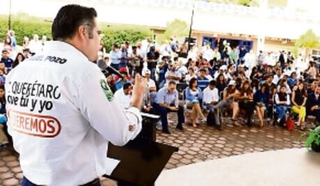 Ofrece Pozo impulsar programas de becas