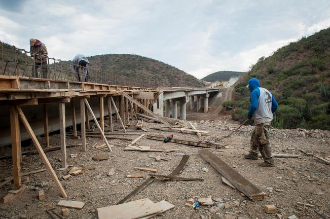 Gobierno licitará 10 obras viales para la Sierra Gorda