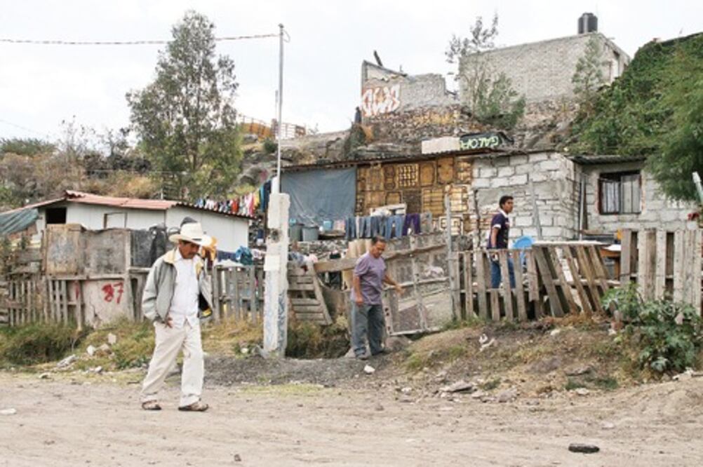 Pretenden reubicar a habitantes en riesgo