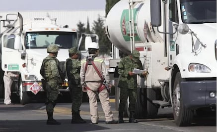 Ejército y Marina toman control de la seguridad en Pemex