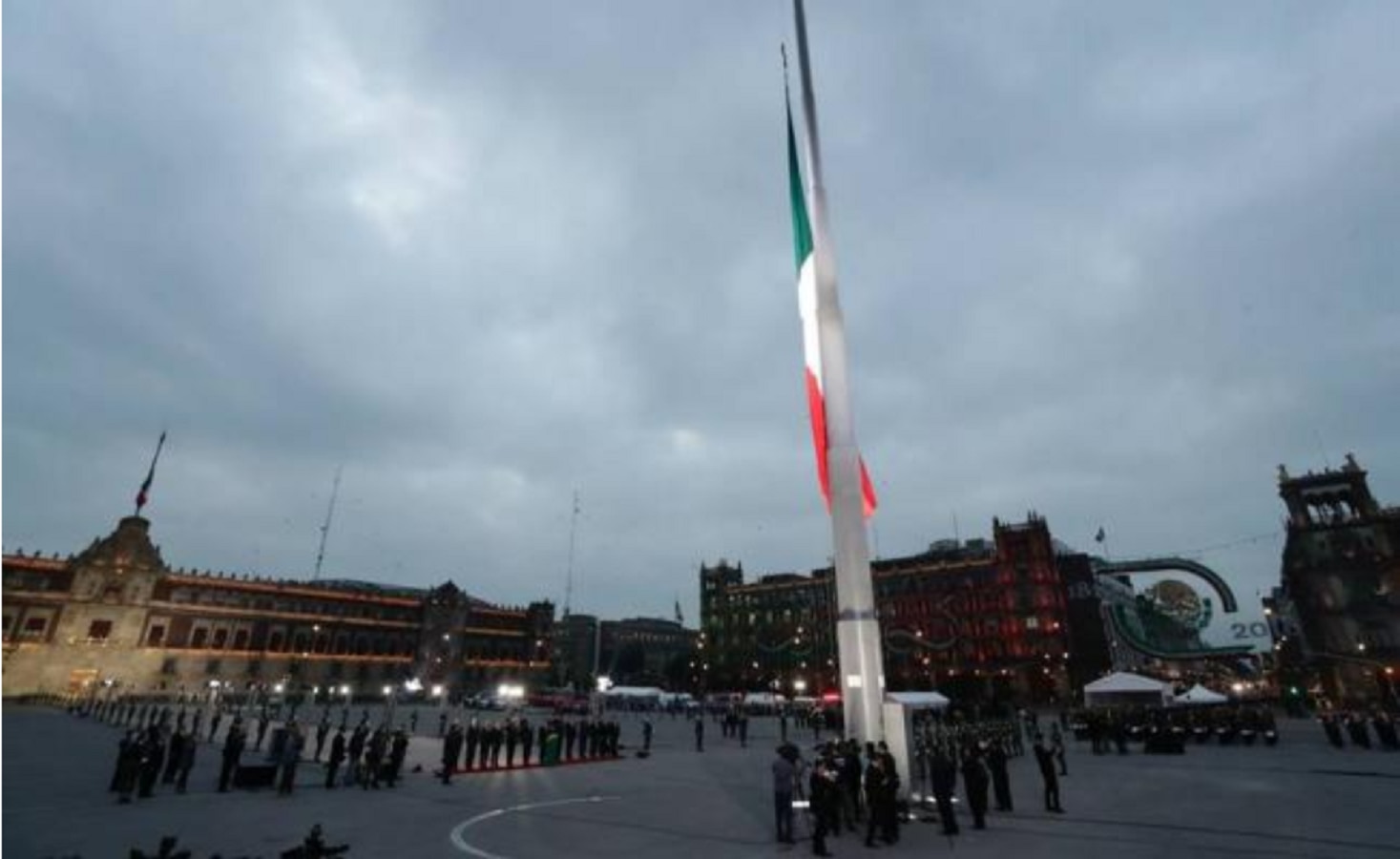 Izan bandera a media asta en conmemoración de víctimas del sismo de 1985