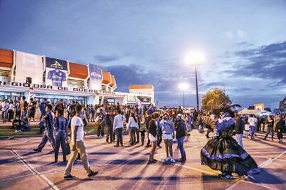 Despliegan mil 500 elementos en partido 