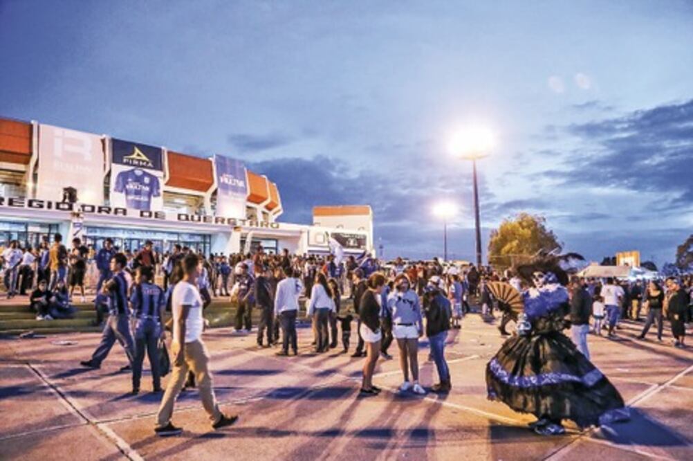 Despliegan mil 500 elementos en partido