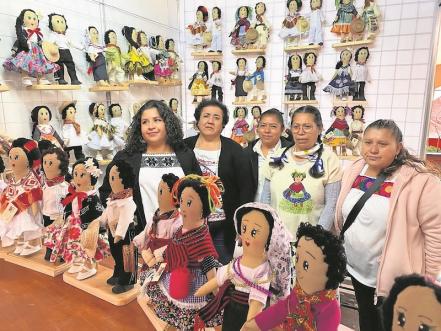 Las Huastequitas, las muñecas que honran el baile huapango en Querétaro 
