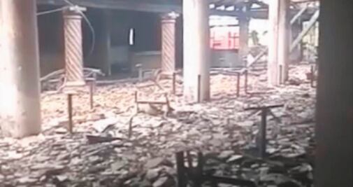 En Celaya, comando balea y prende fuego a restaurante