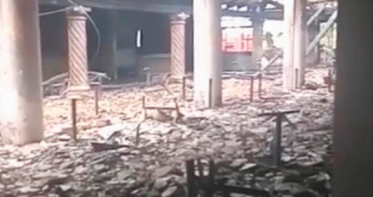 En Celaya, comando balea y prende fuego a restaurante