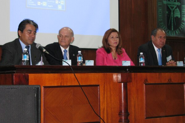 Inaugura UAQ Foro Binacional de Vinculación Tecnológica