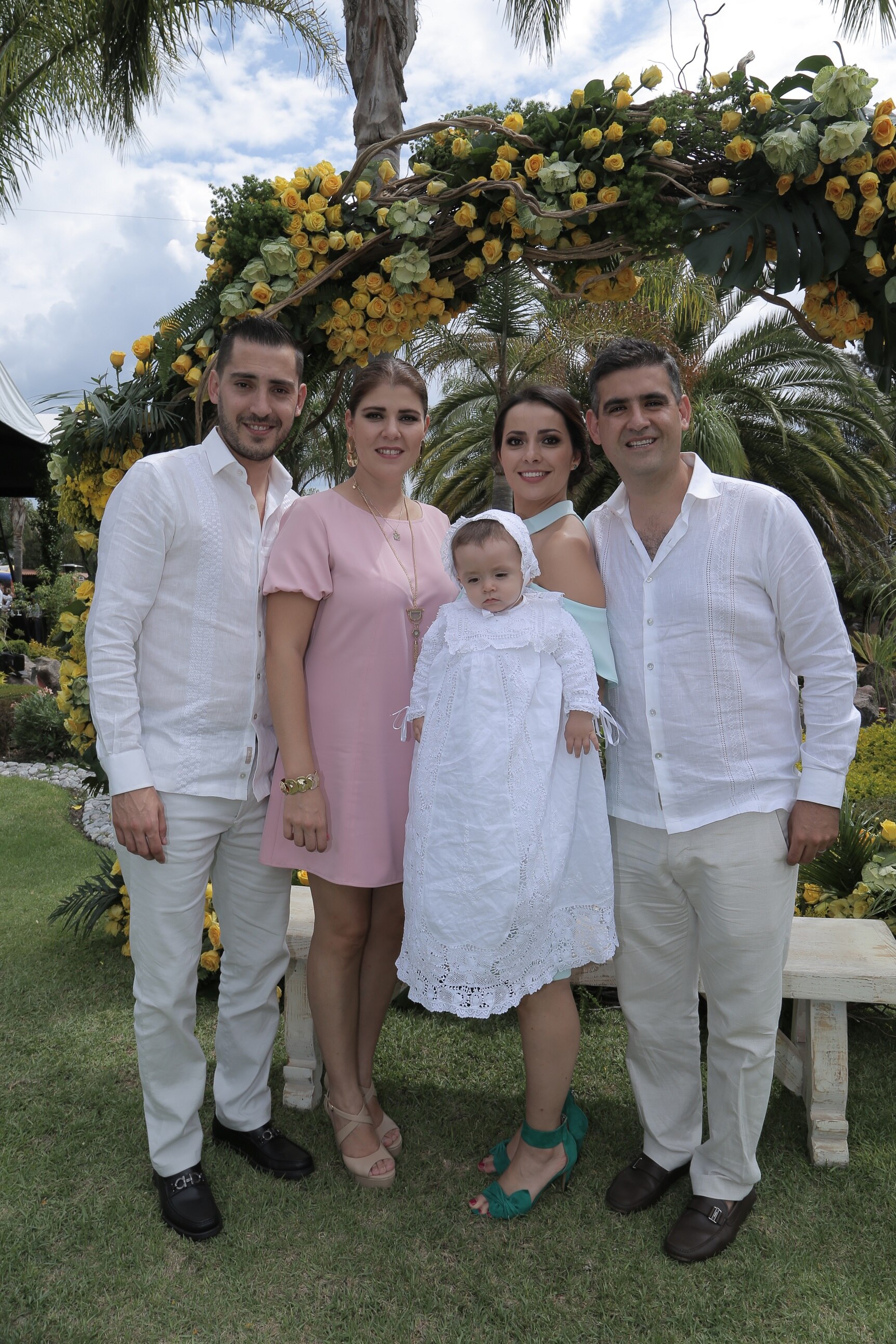 Celebran el bautizo de Rafa Jr.