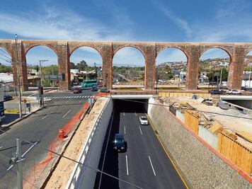 Cierran vialidad por reparación