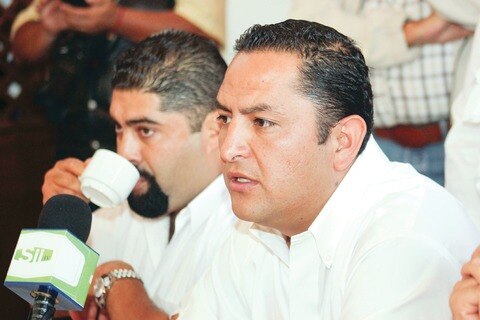 Firma San Juan del Río convenio con LG