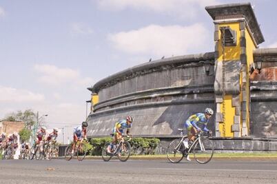 Carrera ciclista ocasiona caos vial 