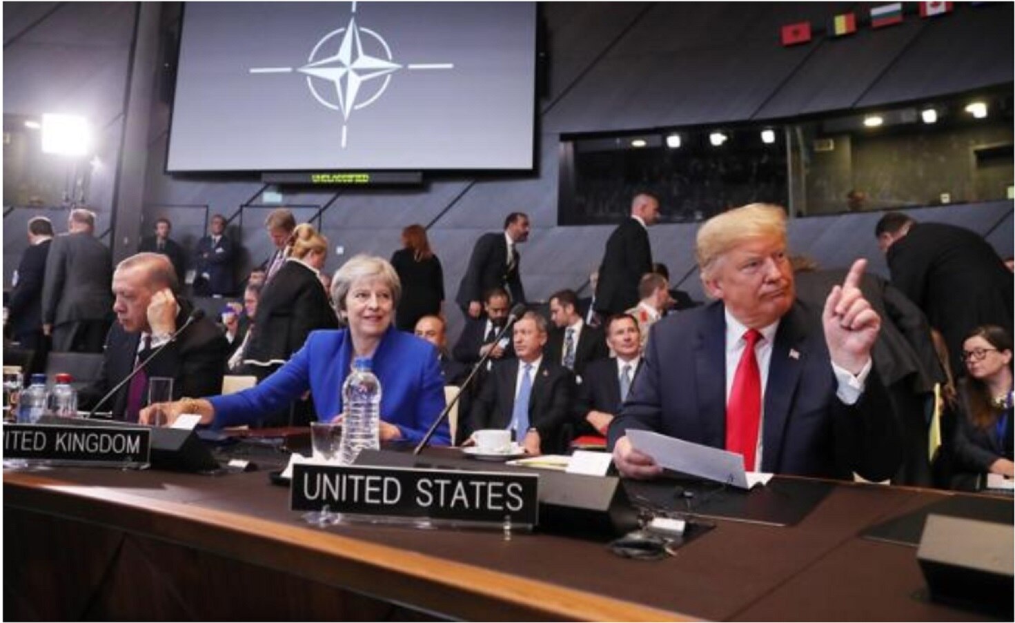 Trump pide a miembros de la OTAN elevar gasto militar al 4% del PIB