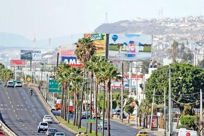 Piden desmontar 10 espectaculares