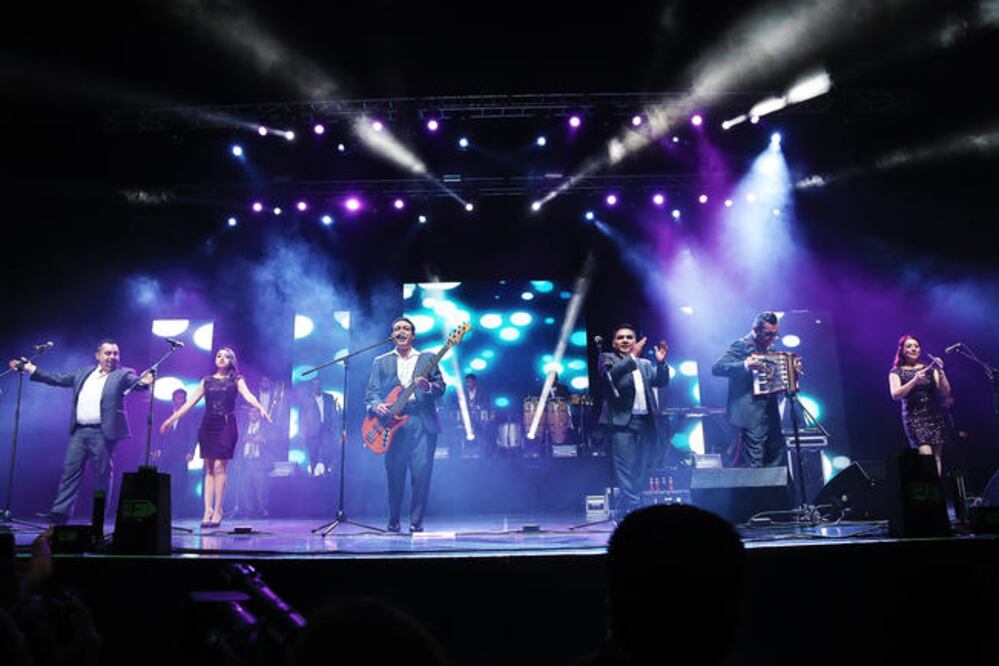 Los Ángeles Azules arman una gran fiesta 