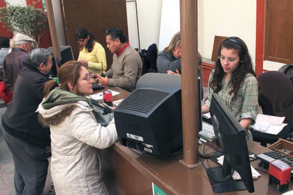 Informan que un pasaporte cuesta hasta 2 mil pesos