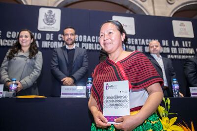 Traducen al otomí Ley deTransparencia