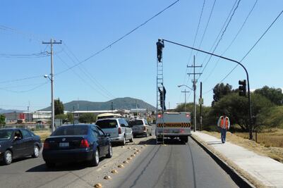 Mantenimiento a semáforos de SJR