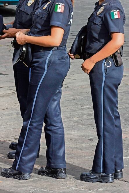 Mujeres policías se quejan de jornadas 