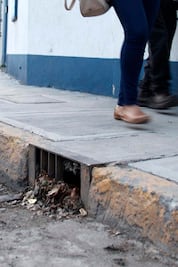 Exceso de basura tapa coladeras y desagües