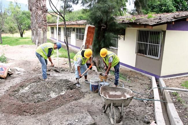 La matrícula escolar de la región es cercana a 100 mil alumnos de nivel básico, distribuidos en los municipios de Tequisquiapan, Amealco, Pedro Escobedo y San Juan del Río; este último concentra la mitad del total (ARCHIVO. EL UNIVERSAL)