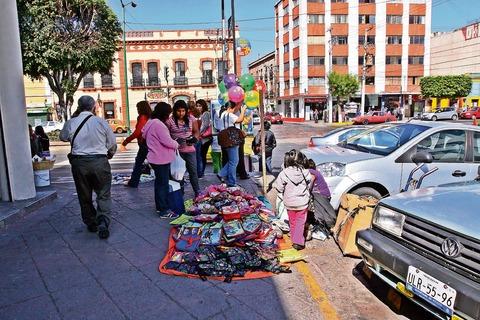 Ambulantaje pega a comercios formales