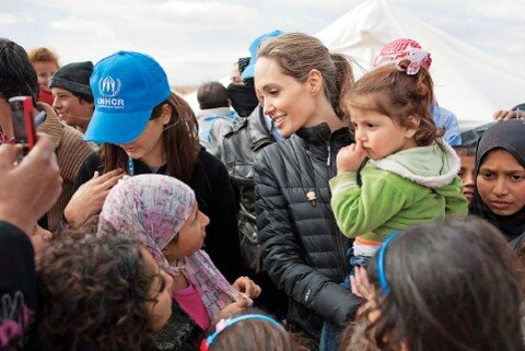 Angelina Jolie visita a refugiados sirios