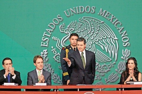 EPN propone régimen fiscal para pymes