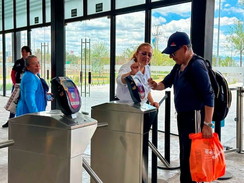 Al mes, 2.4 millones de recargas  para Qrobús