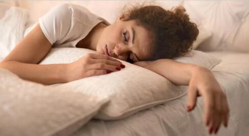 Dormir más en fin de semana no hace que recuperes el sueño perdido