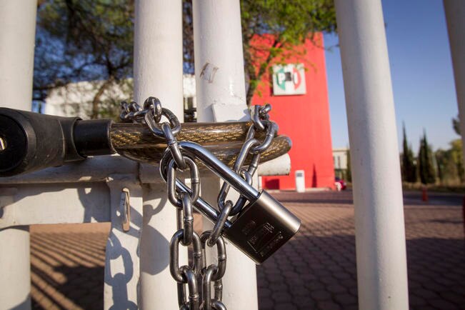 Clausuran de forma simbólica sede tricolor