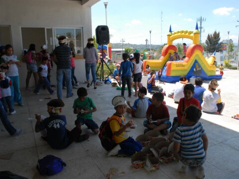 Enseñan a niños a ser emprendedores