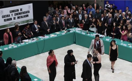 Sergio Mayer ameniza la instalación de la Comisión de Cultura