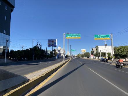 ¿Dónde están todos? Esta Navidad las calles lucieron vacías, sin autos y sin gente en Querétaro