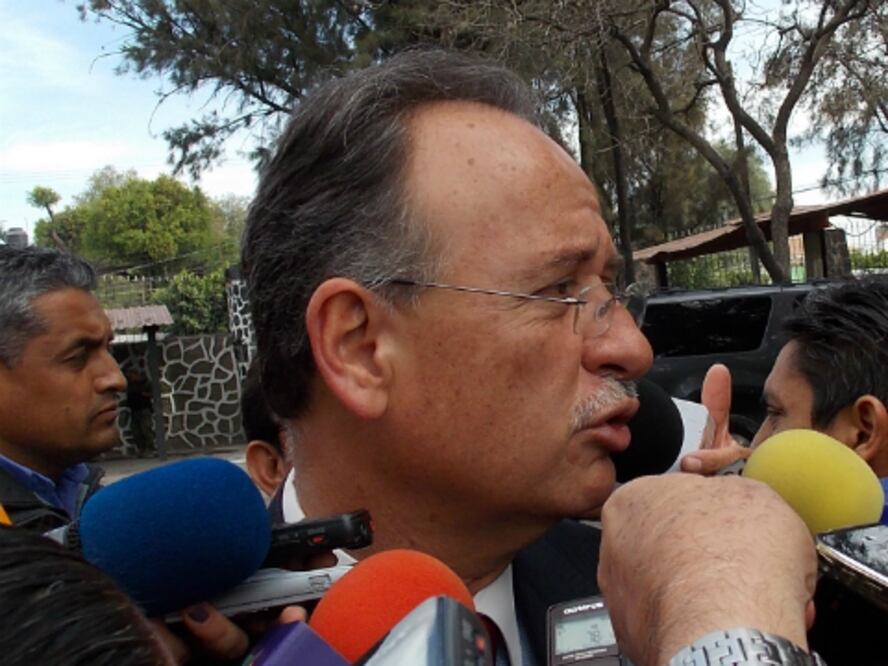 Detienen a policía de Corregidora