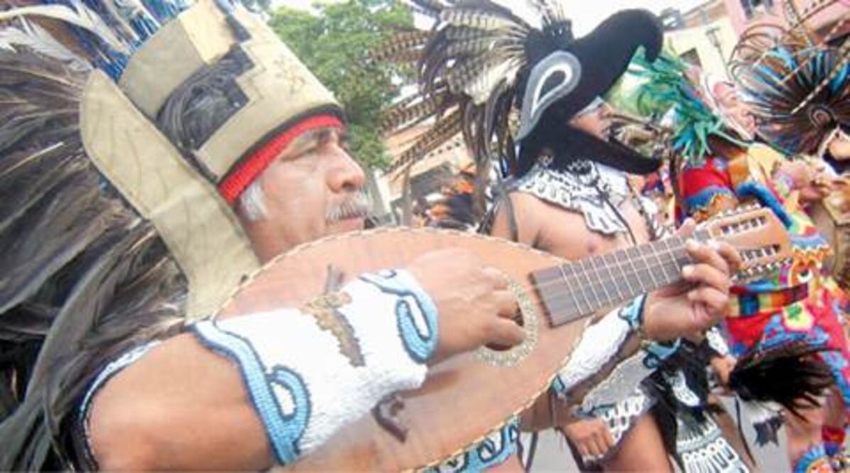 Concheros cumplen 140 años de tradición