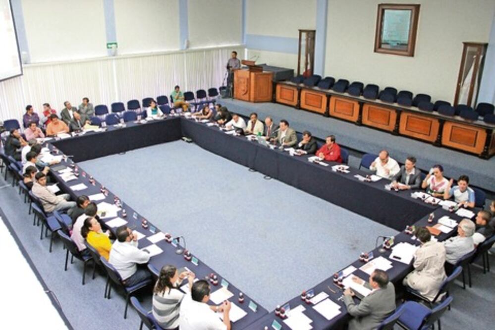 Presenta UAQ nueva bebida