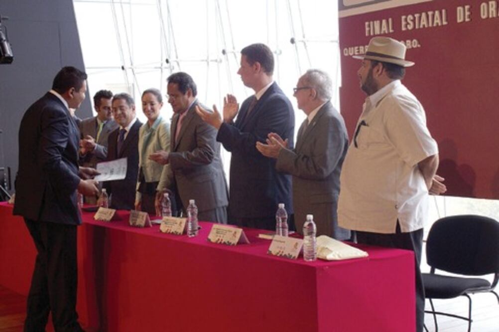 Eligen a joven para concurso de oratoria