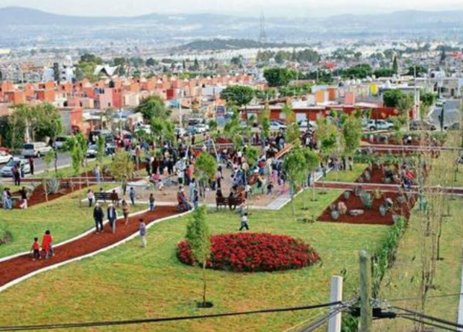 Inician construcción de parques 