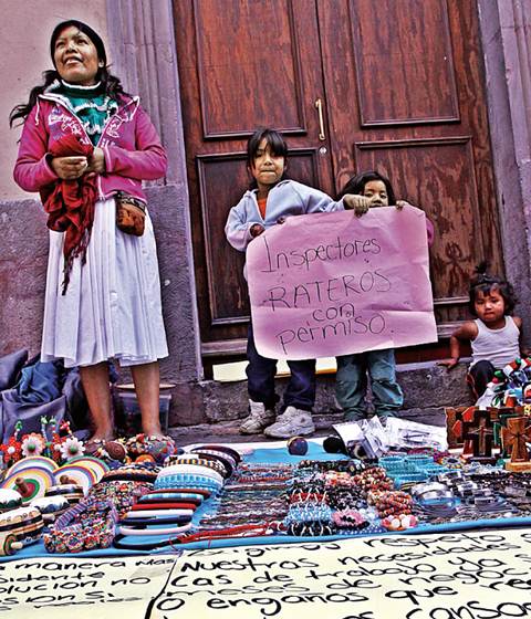 Exigen espacios para vender