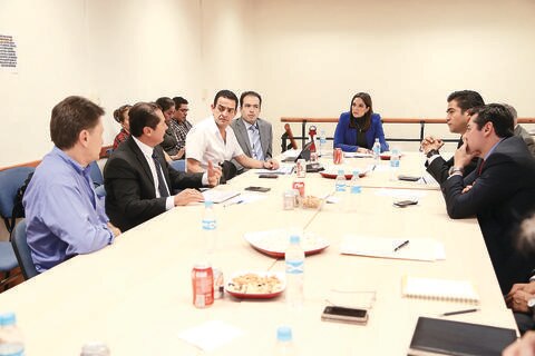 Se juntan funcionarios estatales y federales