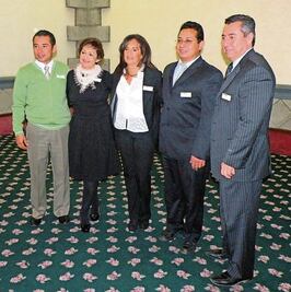 Comparten rosca de Reyes